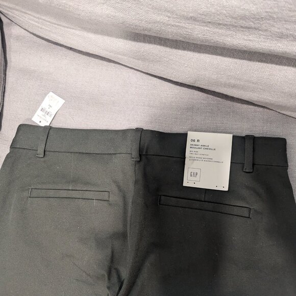 NWT 6R pants from the GAP - Picture 2 of 3